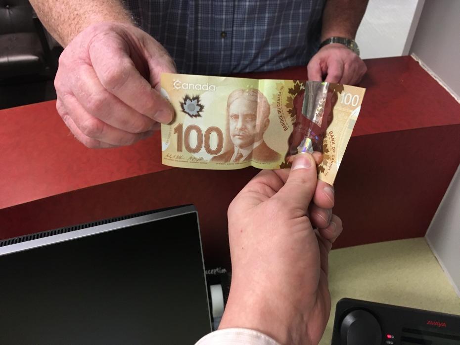 9 ways to identify counterfeit currency, after fake cash turns up at
